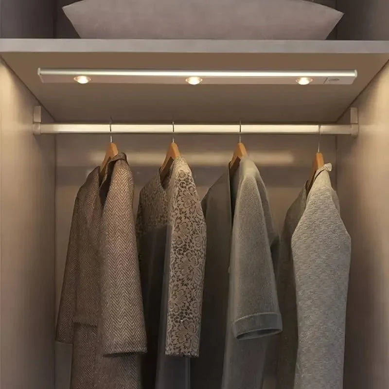 MOTILIGHT – Striscia LED con sensore di movimento