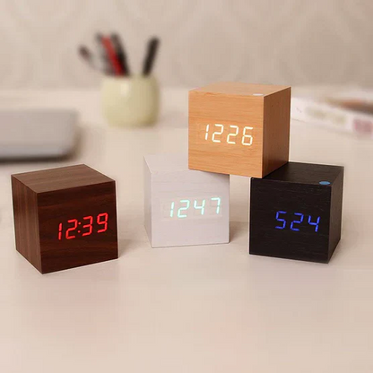 Orologio Digitale Moderno in Legno – Display LED Minimalista per Casa e Ufficio