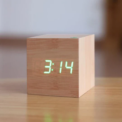 Orologio Digitale Moderno in Legno – Display LED Minimalista per Casa e Ufficio
