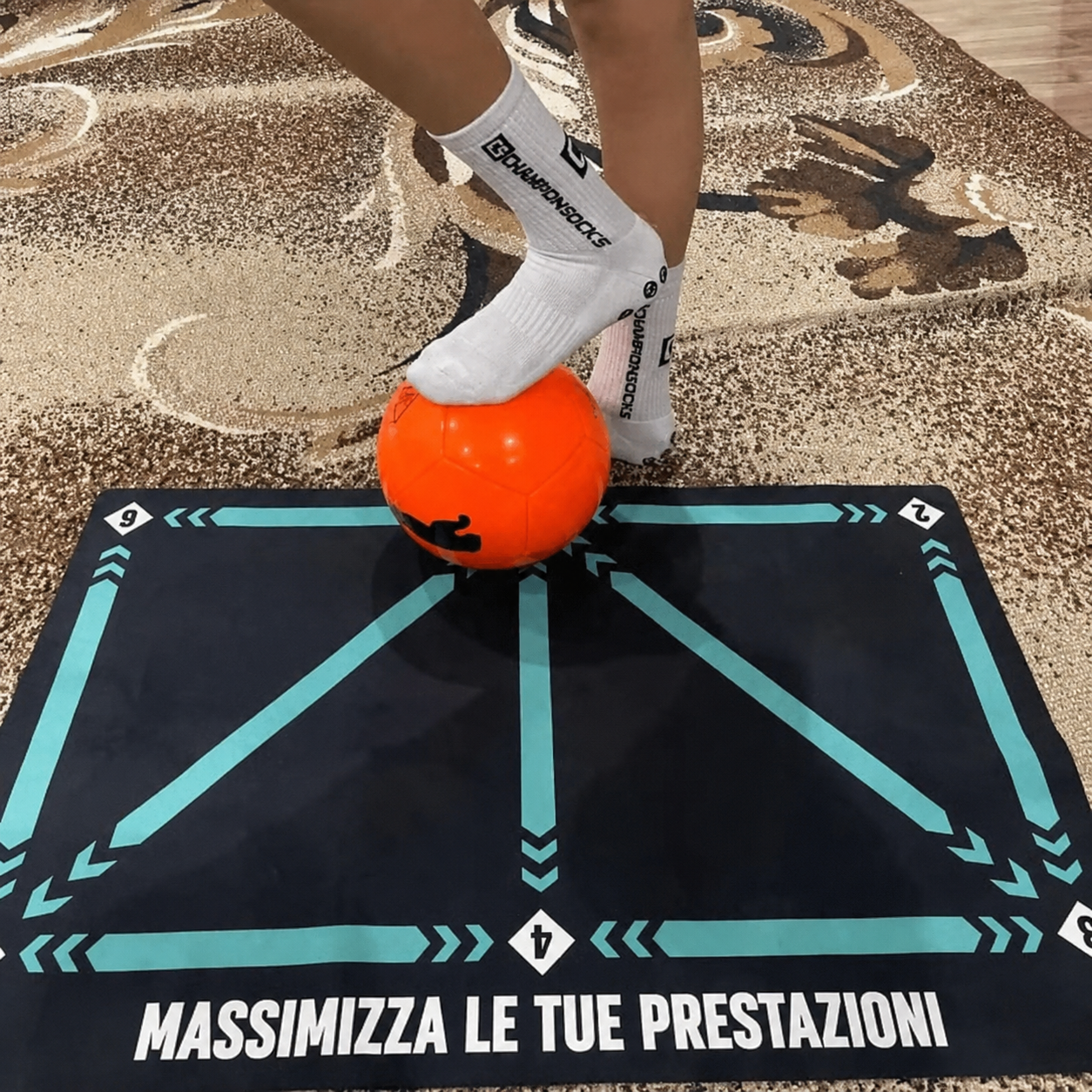 Giocatore che pratica il controllo del pallone