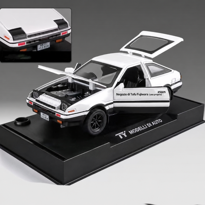 Auto Giocattolo in Metallo 1/28 Initial D AE86 in esposizione