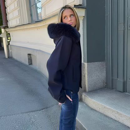 Cappotto da donna in misto lana con collo in pelliccia rimovibile e chiusura a bottoni