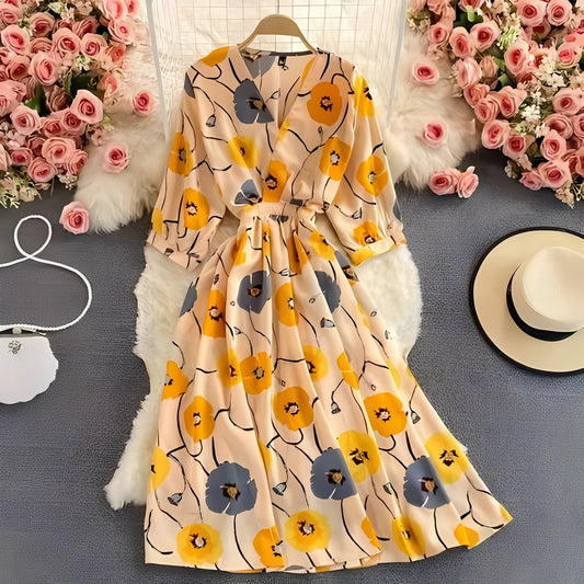 Vestito estivo in chiffon floreale con scollo a V che slancia e maniche a sbuffo