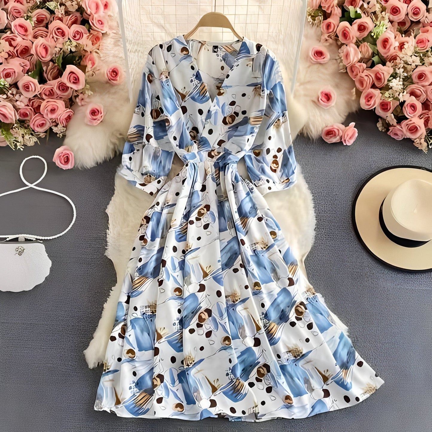 Vestito estivo in chiffon floreale con scollo a V che slancia e maniche a sbuffo