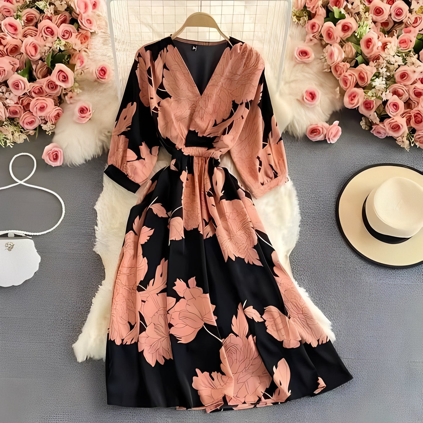 Vestito estivo in chiffon floreale con scollo a V che slancia e maniche a sbuffo
