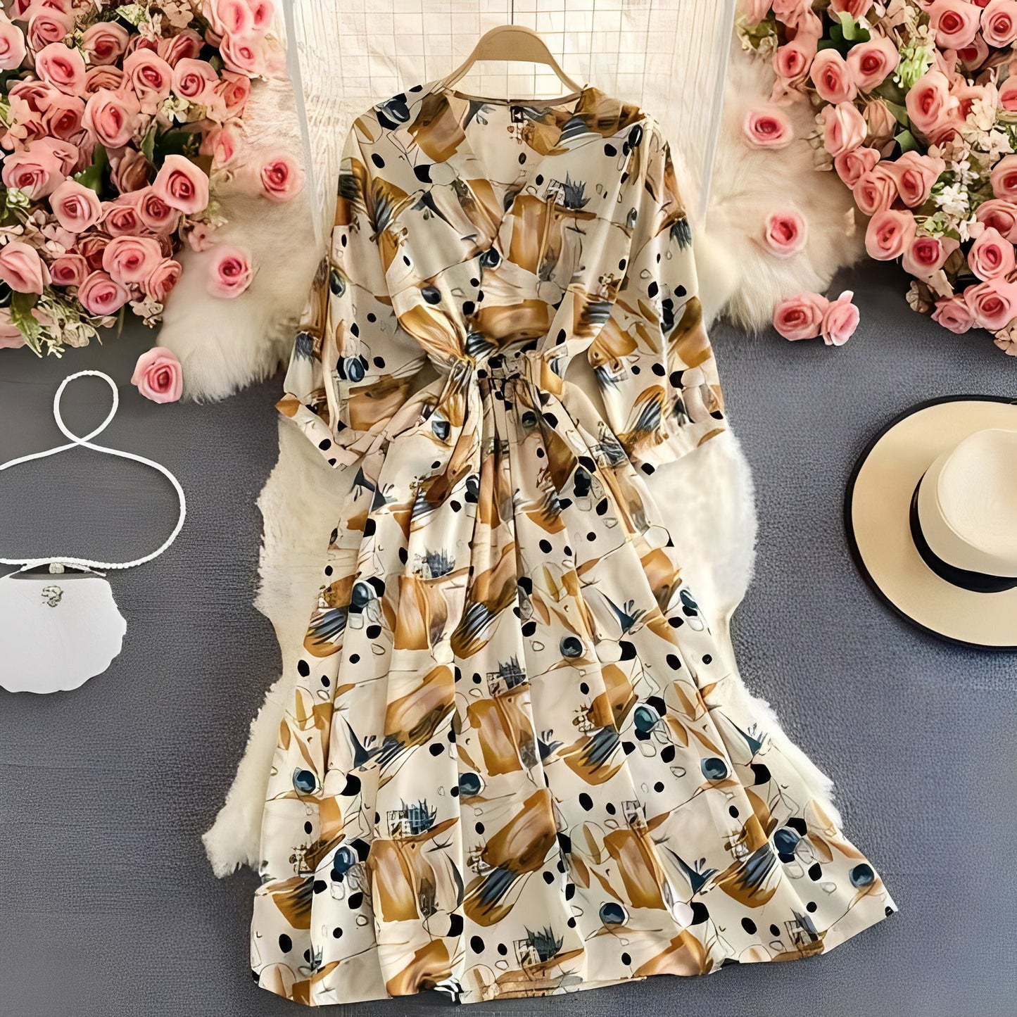 Vestito estivo in chiffon floreale con scollo a V che slancia e maniche a sbuffo