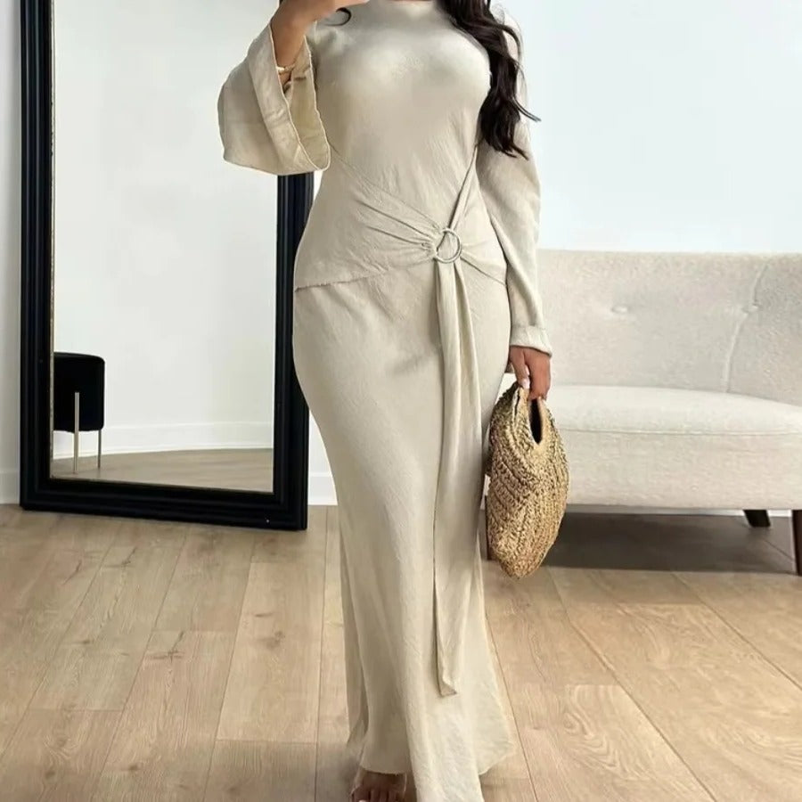 Abaya modesta da donna con maniche lunghe e silhouette fluida