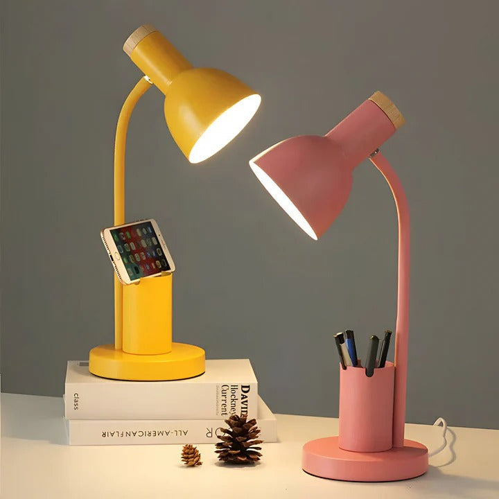 Lampada da tavolo LED nordica con porta penne integrata