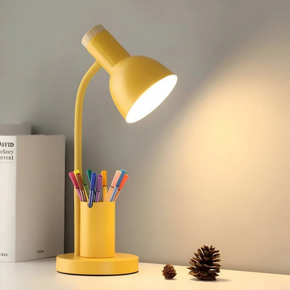 Lampada da tavolo LED nordica con porta penne integrata