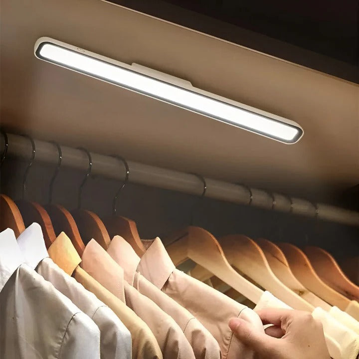 Striscia LED magnetica ricaricabile per illuminazione portatile