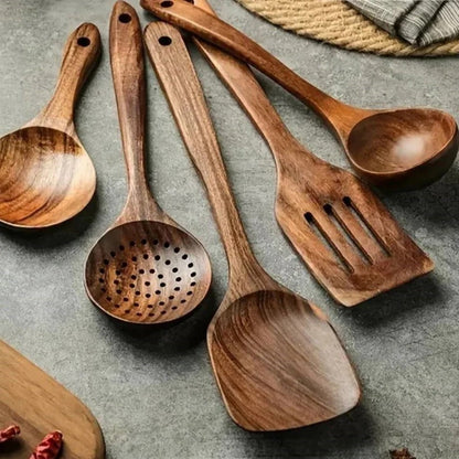 Set di utensili da cucina in legno di acacia naturale per uso in cucina