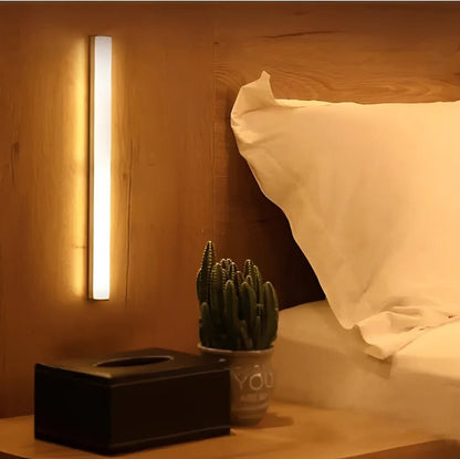 Striscia LED con rilevamento di movimento e luce calda per ambienti interni