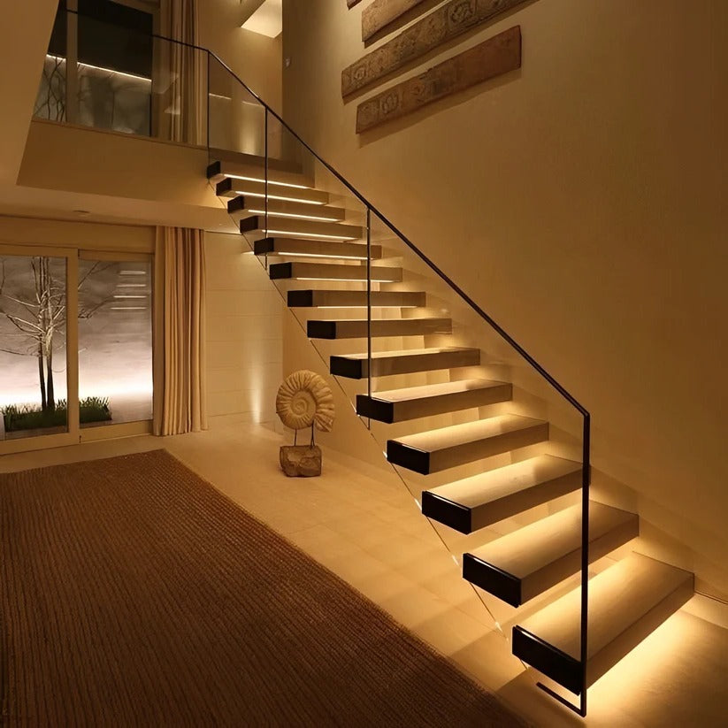 Striscia LED con rilevamento di movimento e luce calda per ambienti interni