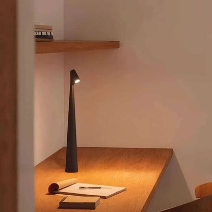 Lampada da tavolo in alluminio regolabile, alimentata via USB, con base ricaricabile e portatile
