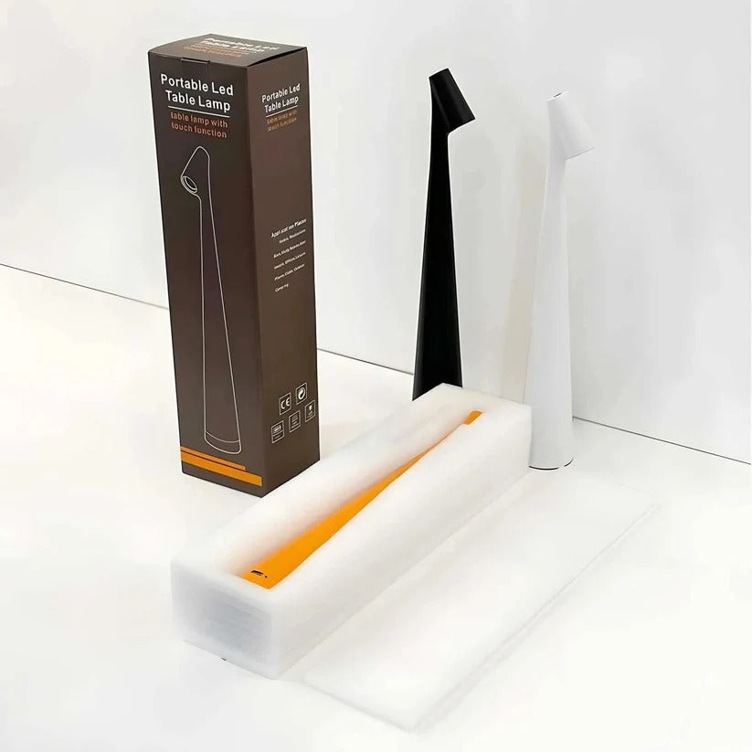 Lampada da tavolo in alluminio regolabile, alimentata via USB, con base ricaricabile e portatile