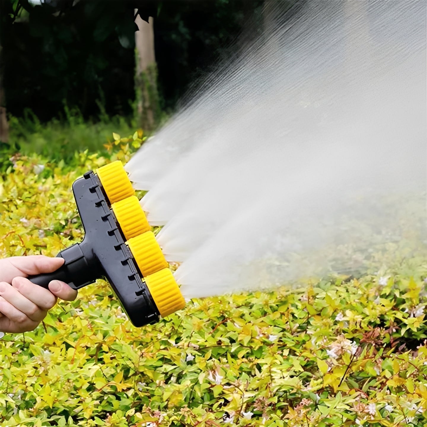 Accessorio ugello multifunzione per tubo da giardino