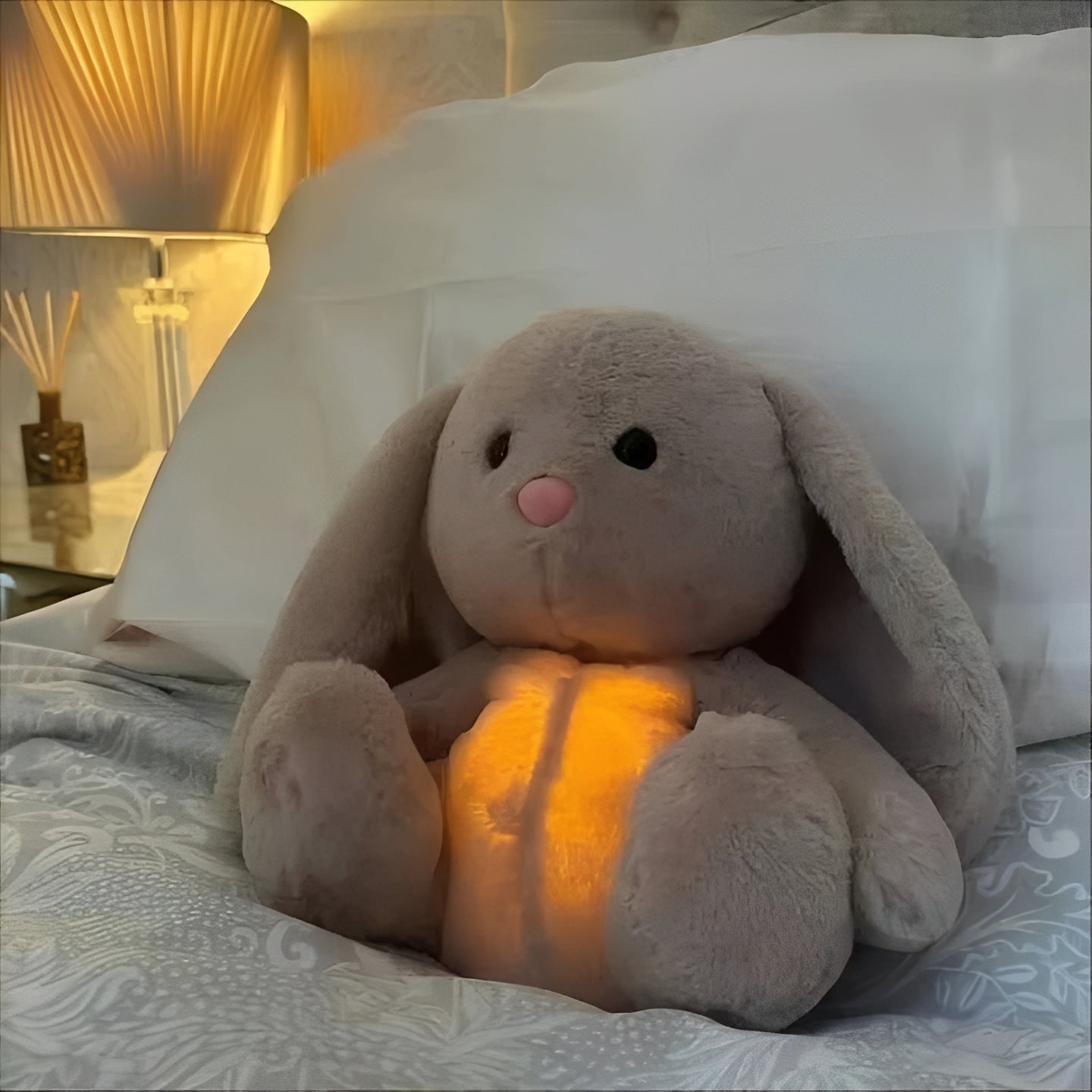 Coniglio di peluche con movimento respiratorio