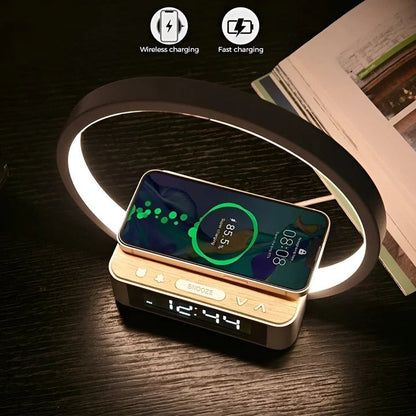 Lampada da comodino 3-in-1 con ricarica wireless e orologio digitale