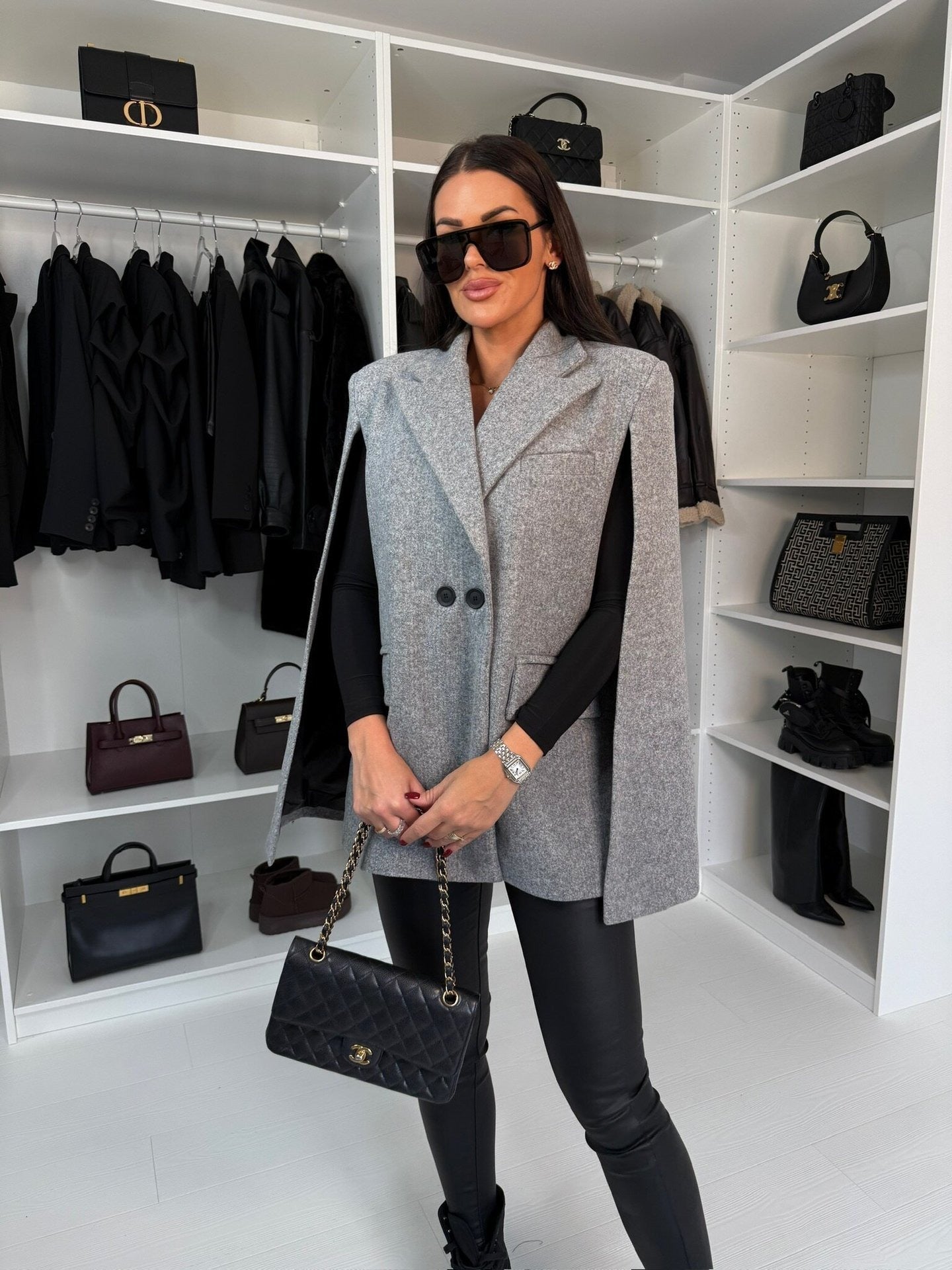 Mantella Elegante Donna| Vestibilità Ampia in Lana con Lunghezza ai Fianchi