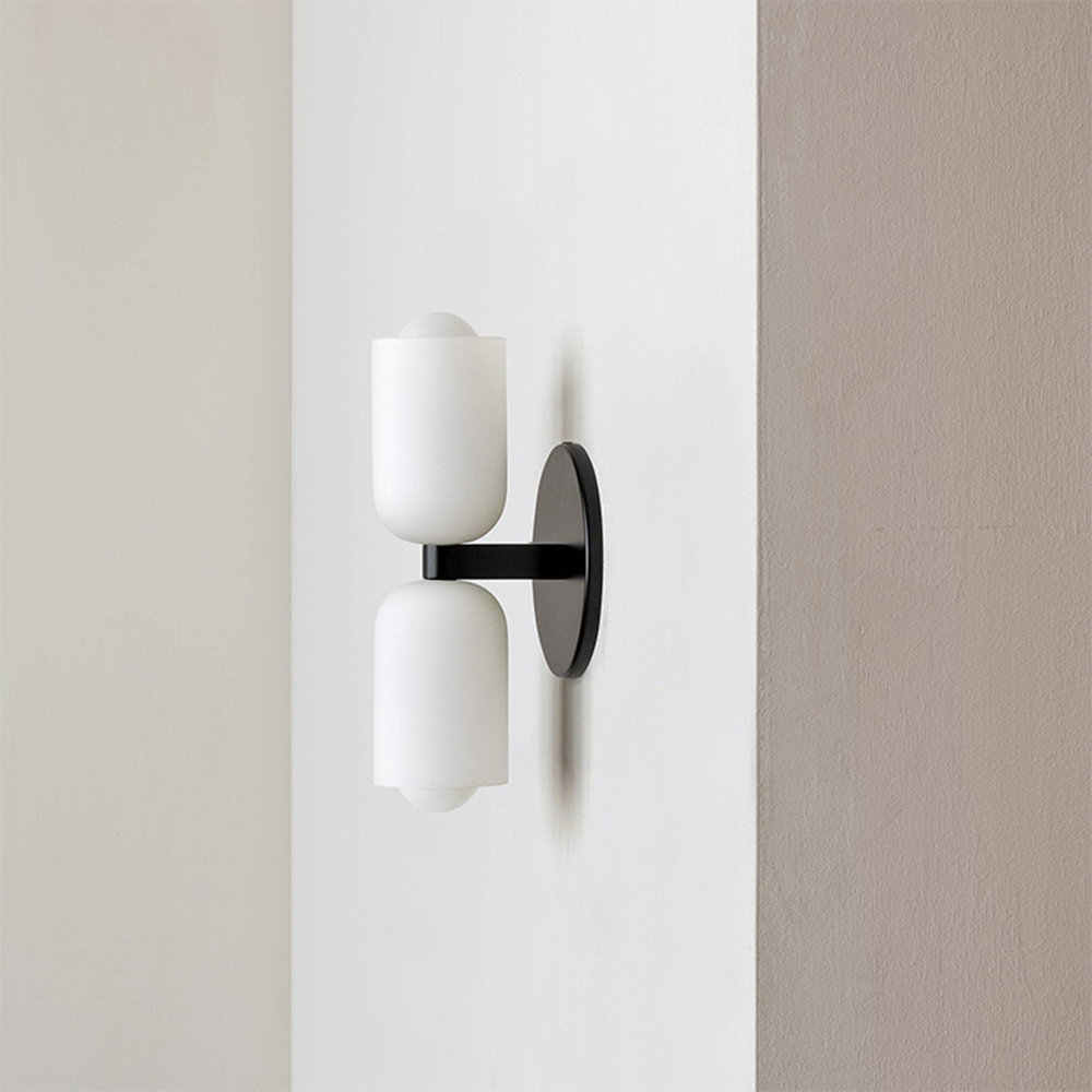 Applique da parete elegante con luce verso l'alto e verso il basso