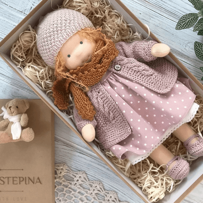 Bambola Waldorf Lana: Artigianale, Morbida e Resistente