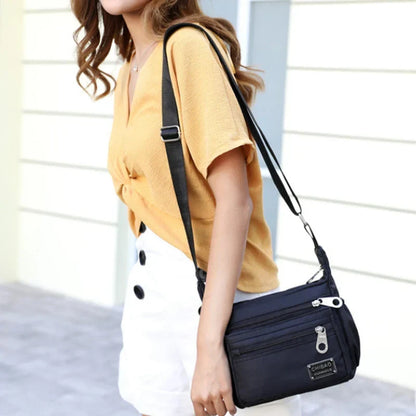 Borsa a tracolla da donna in nylon idrorepellente
