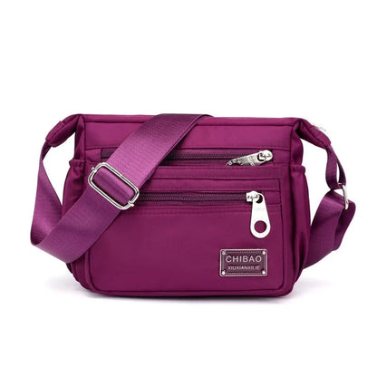 Borsa a tracolla da donna in nylon idrorepellente
