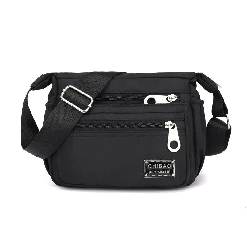 Borsa a tracolla da donna in nylon idrorepellente