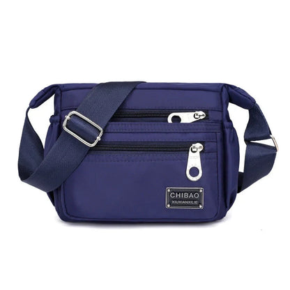 Borsa a tracolla da donna in nylon idrorepellente
