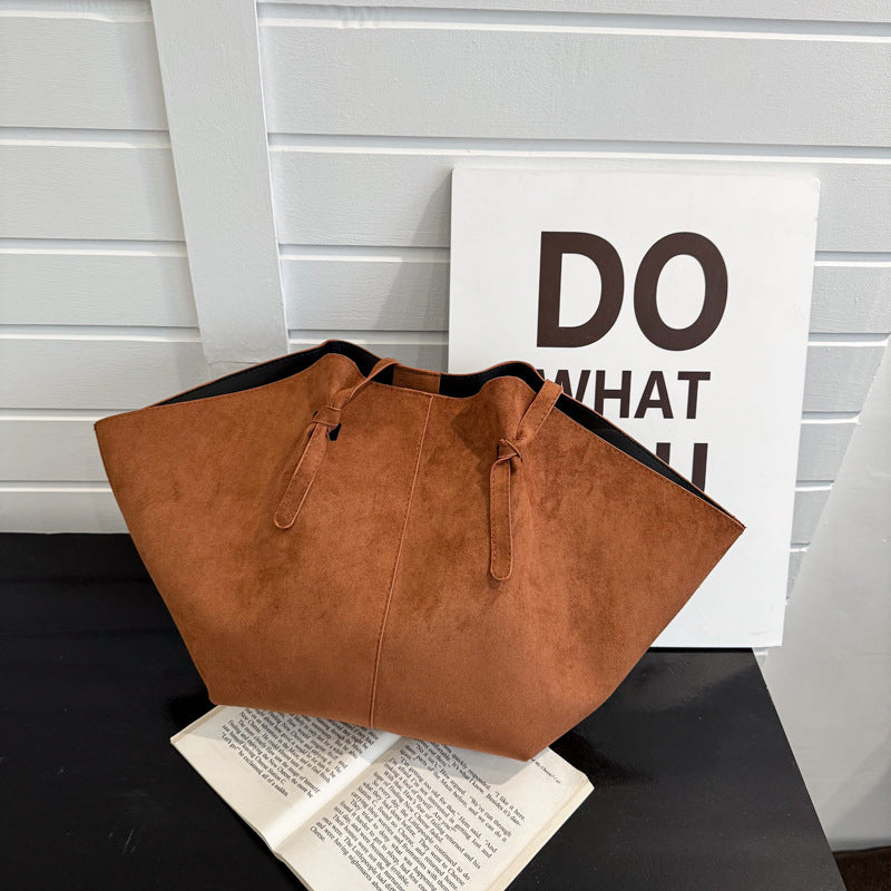 Borsa tote oversize in camoscio