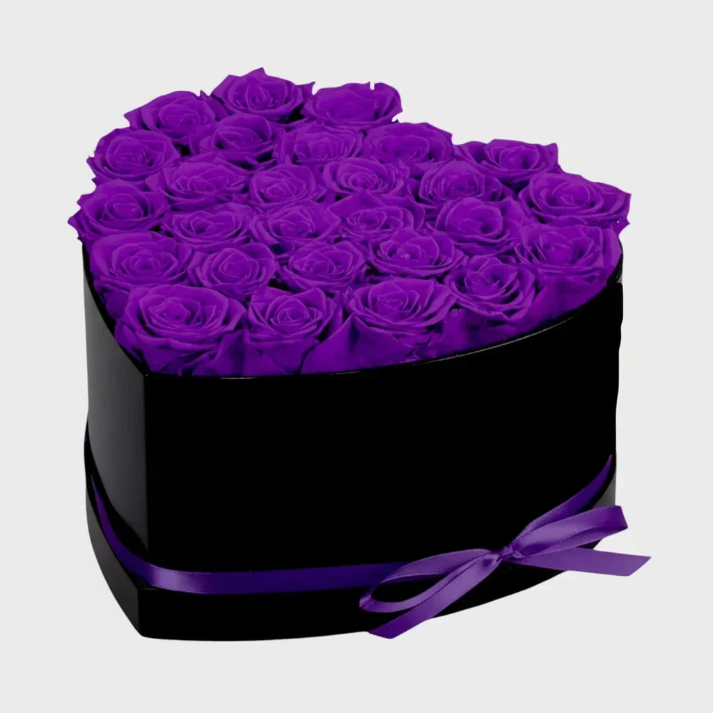 Bouquet di rose artificiali con scatola a forma di cuore