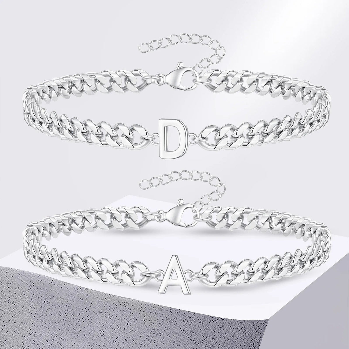Bracciale cubano con iniziale per coppie