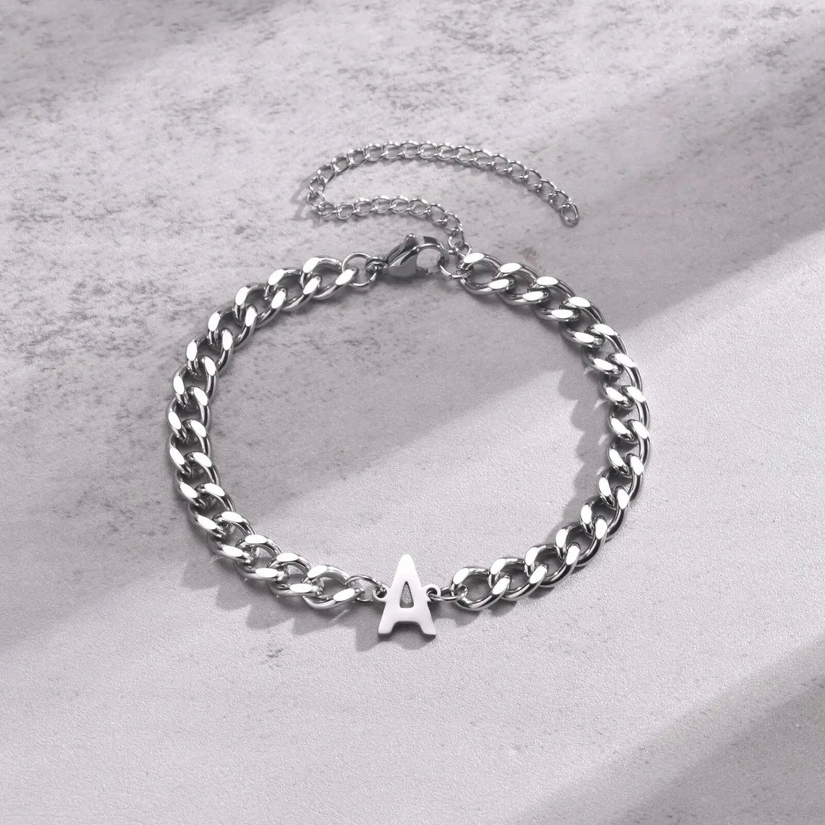 Bracciale cubano con iniziale per coppie
