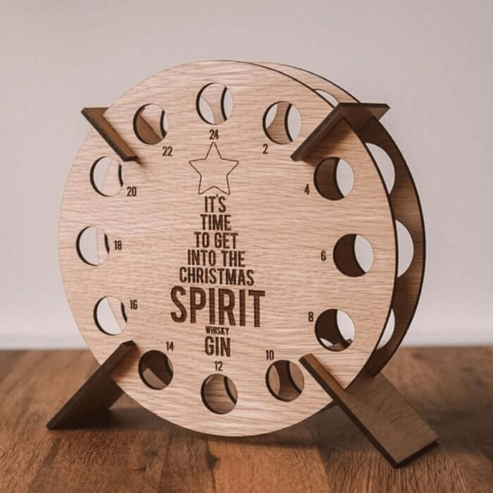 Calendario dell'Avvento in Legno a Forma di Albero di Natale | Porta Birre e Bottiglie di Vino | Betulla Riutilizzabile