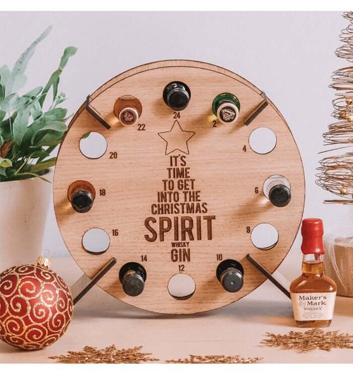 Calendario dell'Avvento in Legno a Forma di Albero di Natale | Porta Birre e Bottiglie di Vino | Betulla Riutilizzabile