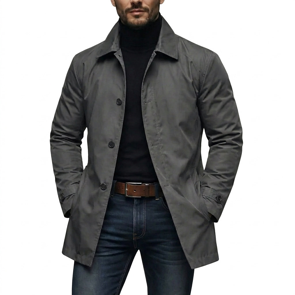 Cappotto da uomo a lunghezza media con abbottonatura frontale e collo classico