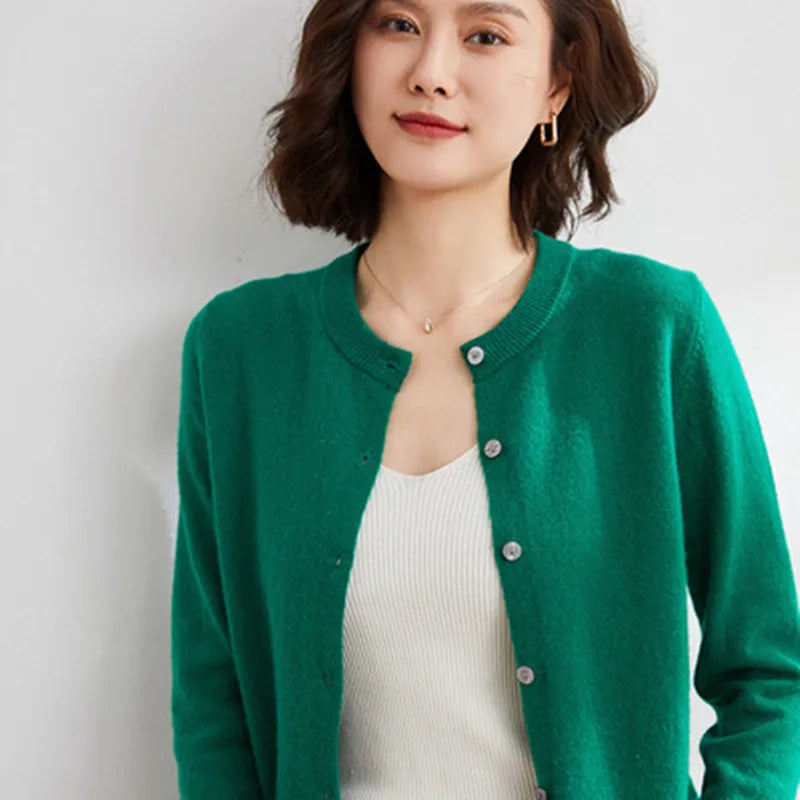 Cardigan Lyria in Cashmere a Maglia Morbida per Primavera e Autunno