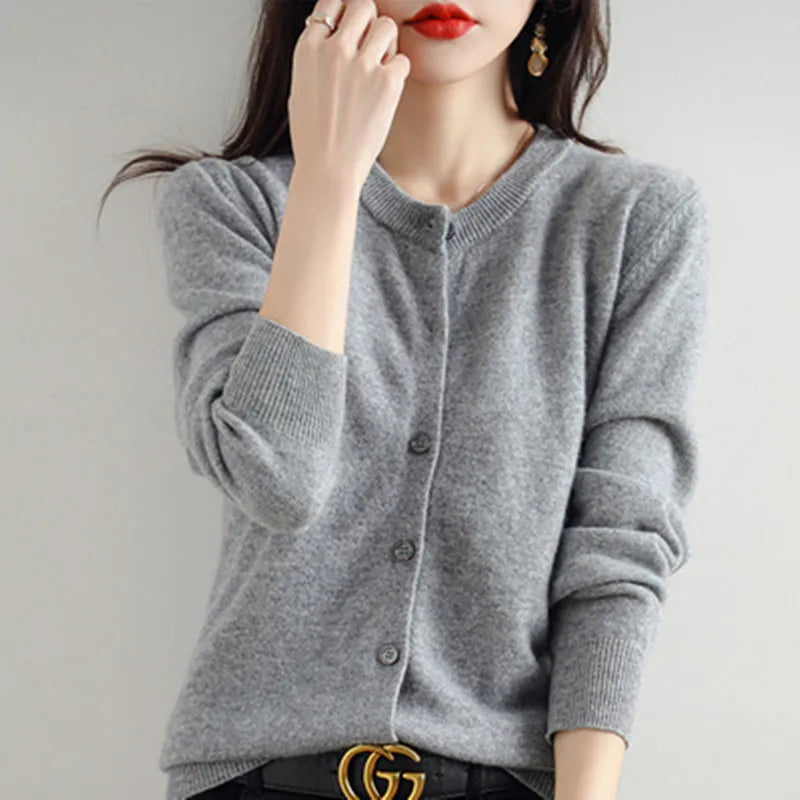 Cardigan Lyria in Cashmere a Maglia Morbida per Primavera e Autunno