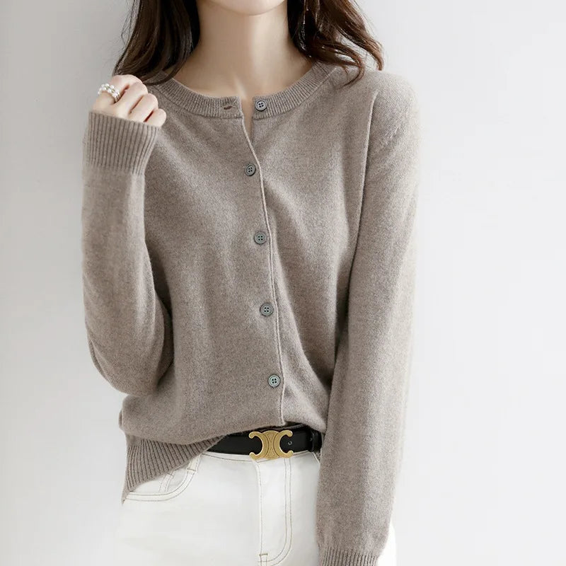Cardigan Lyria in Cashmere a Maglia Morbida per Primavera e Autunno