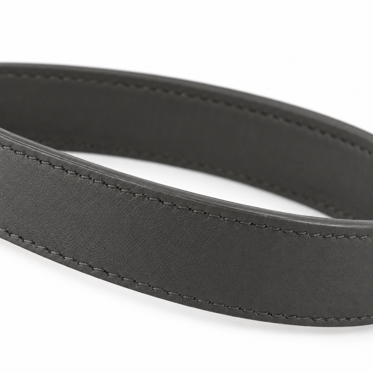 Cintura grigio antracite con dettaglio a catena in pelle vegana