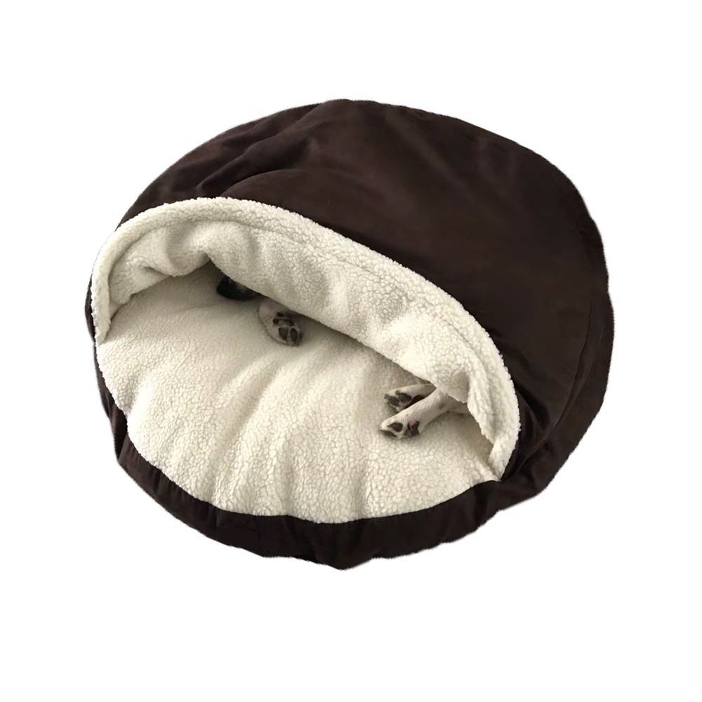 Cuccia rifugio accogliente chiusa per cani