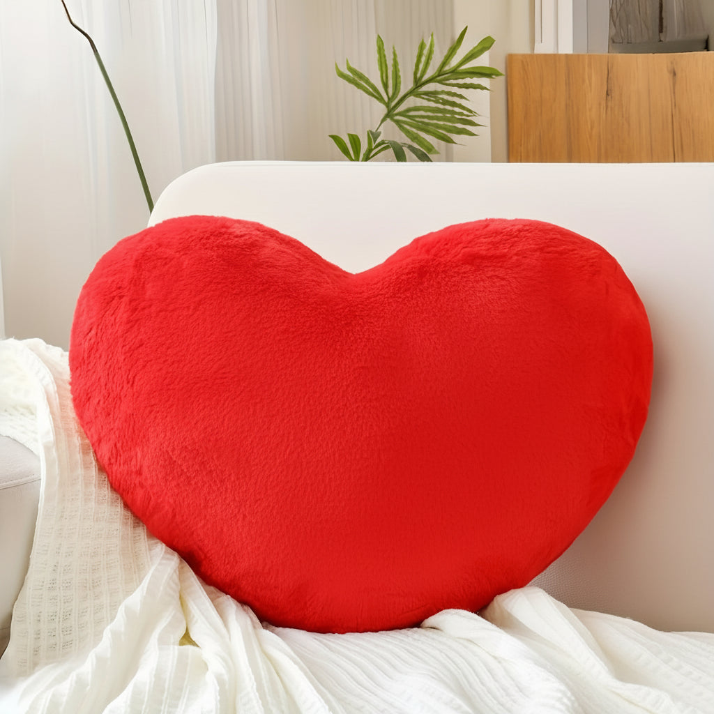 Cuscino decorativo a cuore in peluche per divano