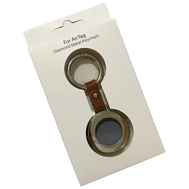 Custodia protettiva in pelle e metallo con pendente per Apple AirTag