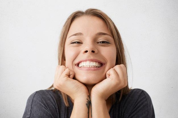 Faccette dentali estetiche professionali per un sorriso sicuro e splendido