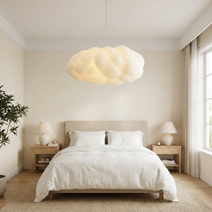 Lampada a sospensione Ardora in tessuto dalla forma scultorea per interni