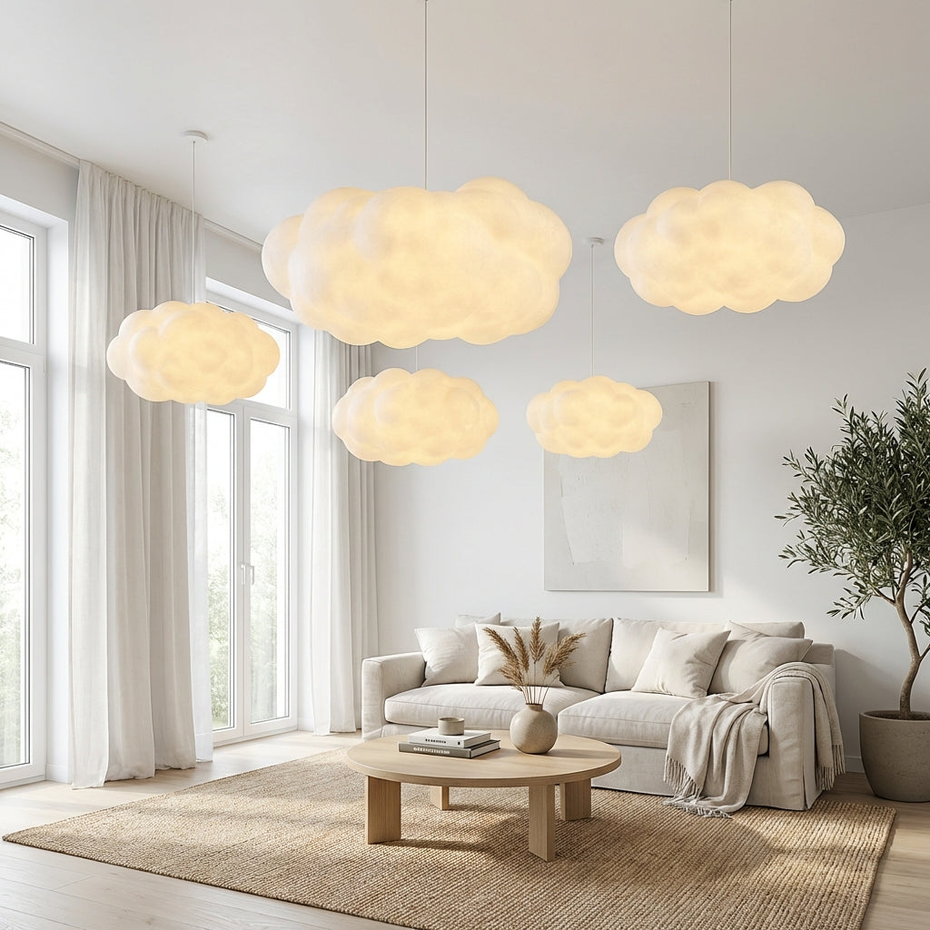 Lampada a sospensione Ardora in tessuto dalla forma scultorea per interni