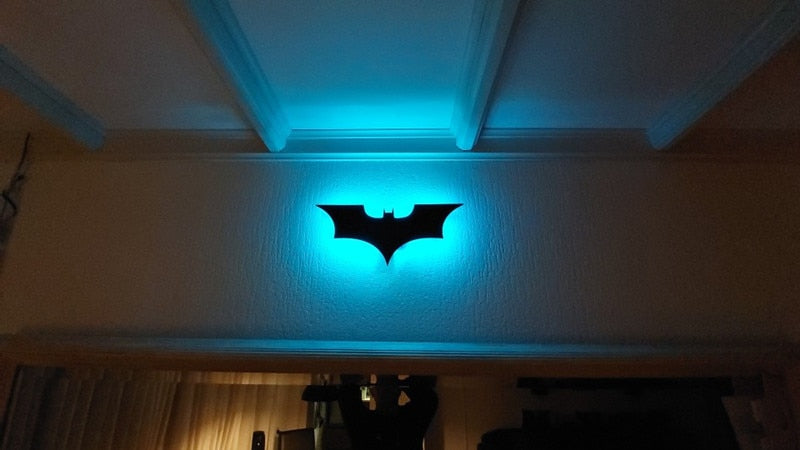 Lampada da parete LED Batman con telecomando wireless e cambio colore