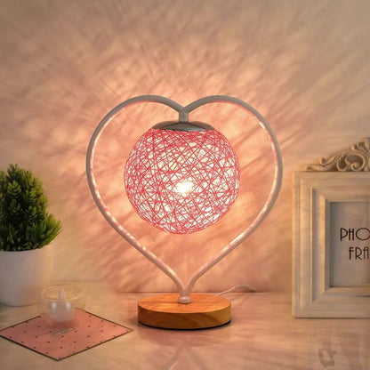 Lampada da tavolo a forma di cuore