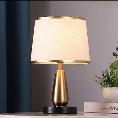 Lampada da tavolo elegante con controllo touch