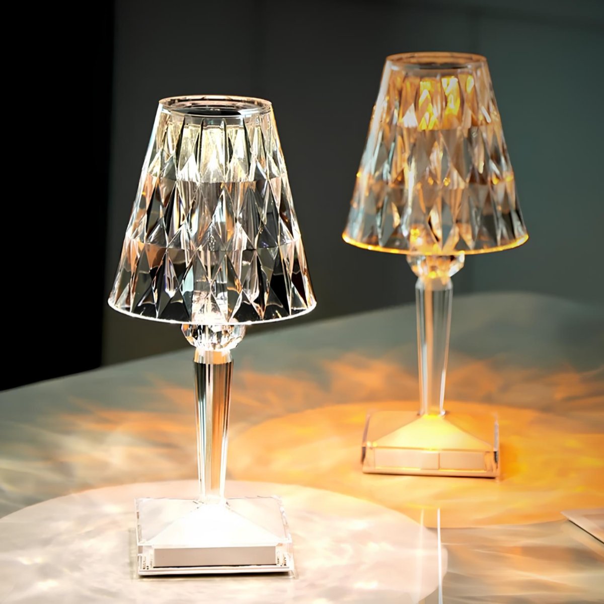 Lampada da tavolo moderna in cristallo lucido con controllo touch